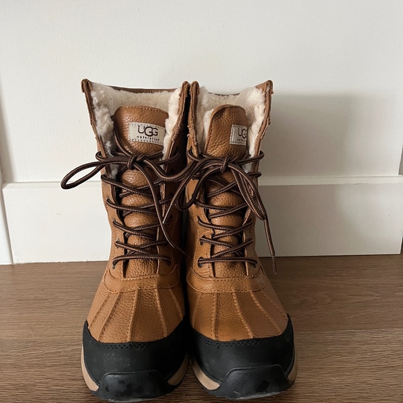 UGG ADIRONDACK BOOT III (W) - Picture 1 of 5